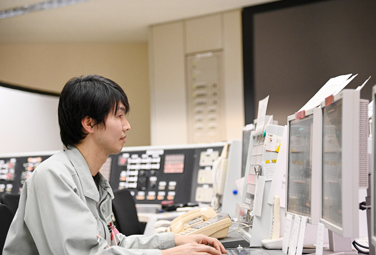 維持管理部門　施設運転管理責任者（焼却施設）　鈴木さん